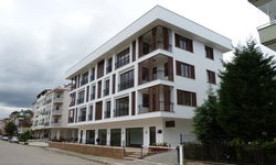Larnaka’da bir tekne bir de ofis olarak kullanılan apartman dairesi yandı