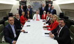 Türkiye Cumhurbaşkanı Erdoğan, Azerbaycan dönüşü gazetecilerin sorularını yanıtladı...