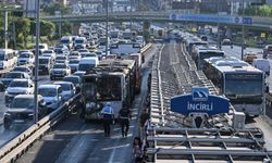 Bakırköy'de metrobüste yangın