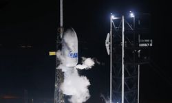 İsrail, Elon Musk'ın SpaceX şirketi aracılığıyla "Dror 1" iletişim uydusunu uzaya fırlattı