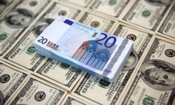 Dolar 40,35 TL, euro 46,90 TL ve sterlin 54,15 TL’den işlem görüyor