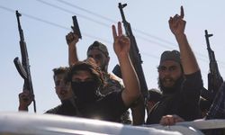 Suriye yönetimi, kapsamlı ateşkes ilan ederek Süveyda'da yeniden konuşlanmaya başladı