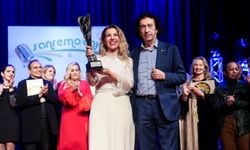 Bahar Gökhan’a İstanbul’da “En İyi Kadın Sanatçı” ödülü…