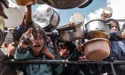 Gazze Şeridi’nden sosyal medyaya taşan feryat: #Gazze_Açlıktan_Ölüyor