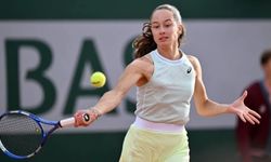 Zeynep Sönmez, Wimbledon'da üçüncü tura yükseldi: 75 yıl sonra ilki başardı