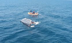 Marmara Adası açıklarında parçalanmış halde bulunan teknedeki iş insanı aranıyor