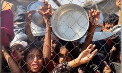 İsrail'in kıtlığı dayattığı Gazze'de son 24 saatte 5 kişi daha açlıktan hayatını kaybetti