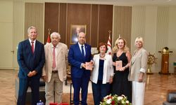 Cumhurbaşkanı Tatar, yazar Canev Dinçer’i kabul etti