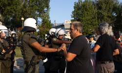 Yunanistan'da Filistin destekçileri İsraillileri taşıyan gemiyi protesto etti