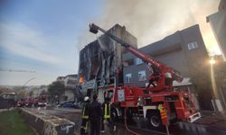 Kocaeli'de parfüm deposunda çıkan yangında 6 kişi hayatını kaybetti