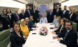 Türkiye Cumhurbaşkanı Erdoğan, Azerbaycan dönüşü uçakta gazetecilerin sorularını yanıtladı