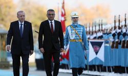 Erhürman, Erdoğan tarafından resmi törenle karşılandı