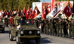 Dr. Fazıl Küçük Bulvarı’nda resmi geçit töreni düzenlendi