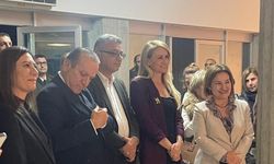 ressam Özden Selenge’nin sergisi , Tufan Erhürman ve Fikri Ataoğlu tarafından açıldı