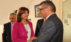 Erhürman-María Holguín görüşmesi başladı