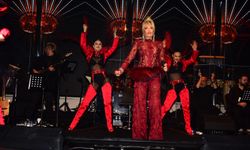 Ajda Pekkan, Chamada Prestige Hotel’de büyüleyici bir geceye imza attı