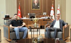 Cumhurbaşkanı Erhürman, Kıbrıslı Türk milli bilardocu Mustafa Alnar’ı kabul etti