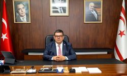 Berova, Dr. Küçük’ün, mücadelesiyle tarihe yön vermiş bir lider olduğunu vurguladı