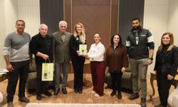 Nilden Bektaş Erhürman, Kalkanlı Anıt Zeytin Ağaçları Koruma Birliği heyetiyle bir araya geldi