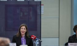 İncirli “Kıbrıs’ta Yeni Dönem Konferansı"nda konuştu