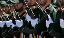 AB, İran Devrim Muhafızları Ordusunu terör listesine aldı