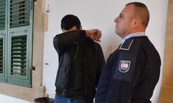 Gönyeli’de hırsızlık: Yatak odasının penceresinden girdi, çelik kasadaki her şeyi çaldı