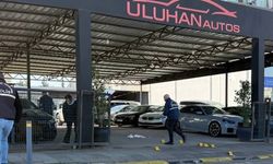 Uluhan Oto’ya silahlı saldırı gerçekleştiren 17 yaşındaki zanlı mahkemeye çıkarıldı