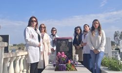 Kıbrıs Türk Eczacılar Birliği, Kamran Aziz’i vefatının 9’uncu yılında kabri başında andı