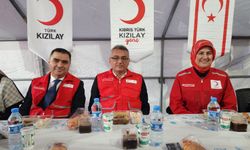 Cumhurbaşkanı Erhürman, “Kızılay İftar Sofrası”nı ziyaret etti