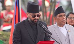 Nepal'de erken genel seçimleri kazanan 35 yaşındaki "Balen" yemin ederek başbakan oldu