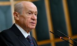 Bahçeli, "Kimse bizden Güney kesiminin silaha boğulduğu bir dönemde Kuzey Kıbrıs'ı yalnız bırakmamızı beklemesin"
