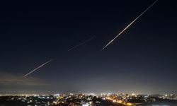 Laricani, ABD-İsrail'i "daha önce hiç karşılaşmadıkları bir güçle vuracaklarını" söyledi