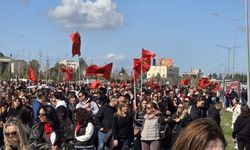 Kamuda örgütlü sendikalar, hükümetin hayat pahalılığına ilişkin yasa tasarısı nedeniyle greve gitti