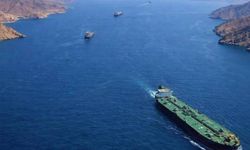 Hürmüz Boğazı'ndan Türk sahipli ilk gemi geçti