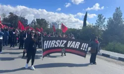 Meclis Önünde Tarihi Kalabalık