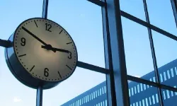Yaz saati uygulaması başladı: Saatler 1 saat ileri alındı