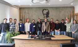 Denizli Büyükşehir Belediyesi Şehir Tiyatrosu ekibi, Başkan Sadıkoğlu’nu ziyaret etti