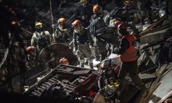 İsrail basını: Hayfa'daki füze saldırısında enkaz altında kalan 2 kişinin cesedine ulaşıldı