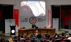 Hürkuş’un ilk test pilotu Özpala, DAÜ'de öğrencilerle bir araya geldi