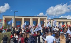 Sendikalardan ortak açıklama: “Meclis, Hayat Pahalılığı Yasası gündemiyle açılıncaya kadar genel grev askıya alındı”