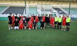 Meclis futbol takımı Üniversite Öğrencileri Derneği ile karşı karşıya geldi