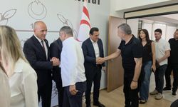 Oğuz, bakanlık merkezinde ve bağlı dairelerde görev yapan personelle bayramlaştı