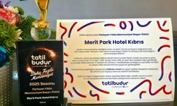 Merit Park Otel'e parlayan yıldız memnuniyet başarı ödülü