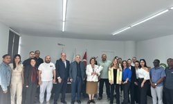 Onbeş Kasım Kıbrıs Üniversitesi’nden Tomris Mahirel’e Yılın Annesi Ödülü