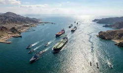 İran, Hürmüz Boğazı'ndan geçen gemilerden 2 milyon dolara kadar geçiş ücreti alıyor