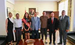 Başbakan Üstel, milli atlet Ada Kafa'yı kabul etti
