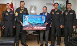 Dışişleri Bakanı Ertuğruloğlu, SOLOTÜRK pilotlarını kabul etti