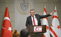 Erhürman: “Çözüme giden yolda kaldırımları doğru döşemeye başladık”