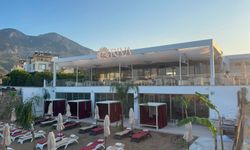 Lapta’ya Yeni Soluk: Riva Beach Club Restobar Kapılarını Açtı