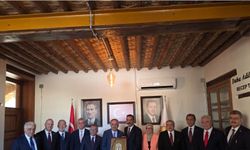 KKTC’de bulunan AK Parti heyeti, Lefkoşa’daki AK Parti Temsilciliğini ziyaret etti